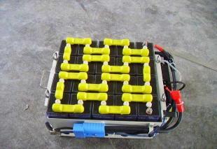 福事達AGV車鎳鎘蓄電池組 工業物流的可靠動力核心